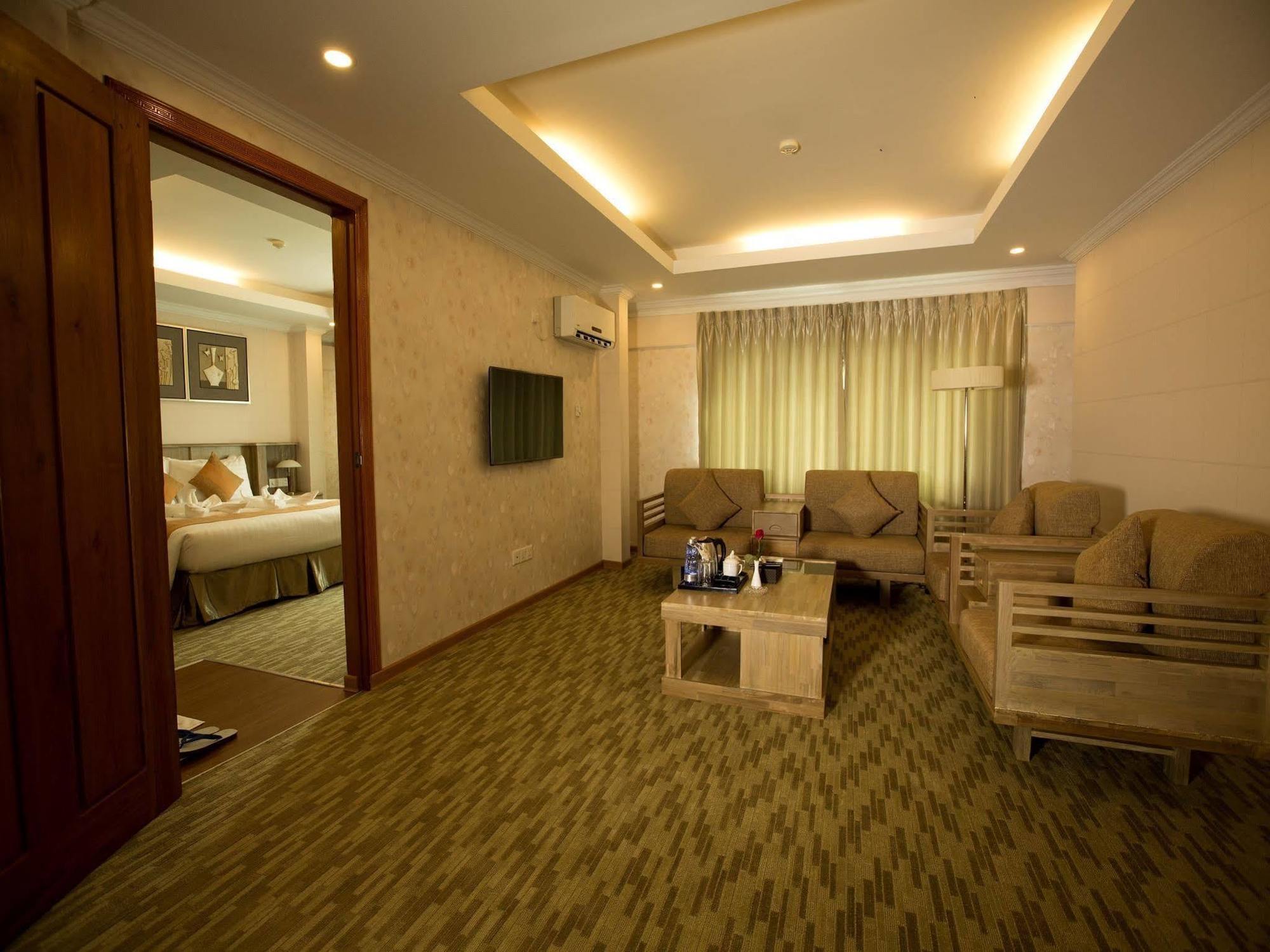 Royal Taunggyi Hotel Eksteriør billede