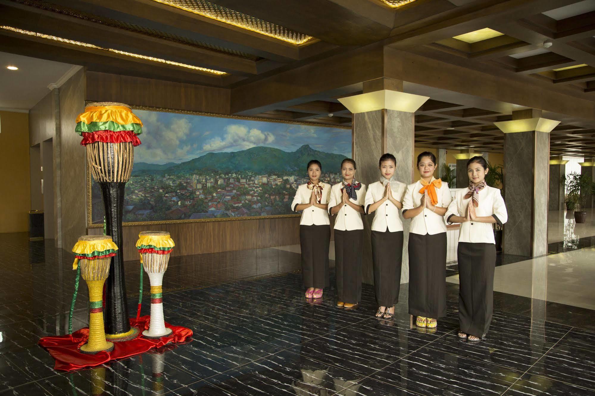 Royal Taunggyi Hotel Eksteriør billede